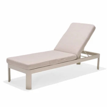 Portals Light sun lounger