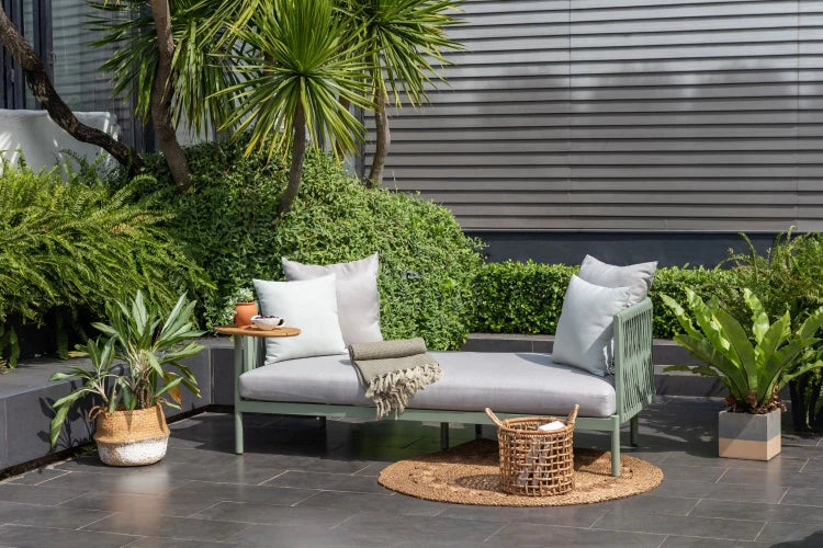 Mica Daybed